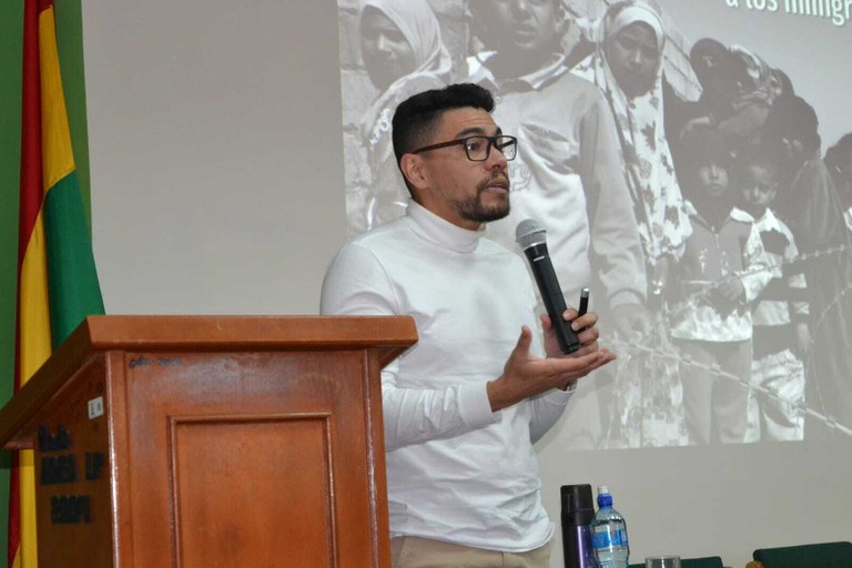 mayckel-4_3.jpg mayckel-4_3.jpg